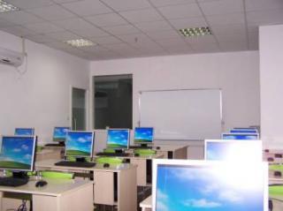 春風(fēng)化雨育桃李 上?；肝慕逃畔⒆稍儙熒L(fēng)采掠影